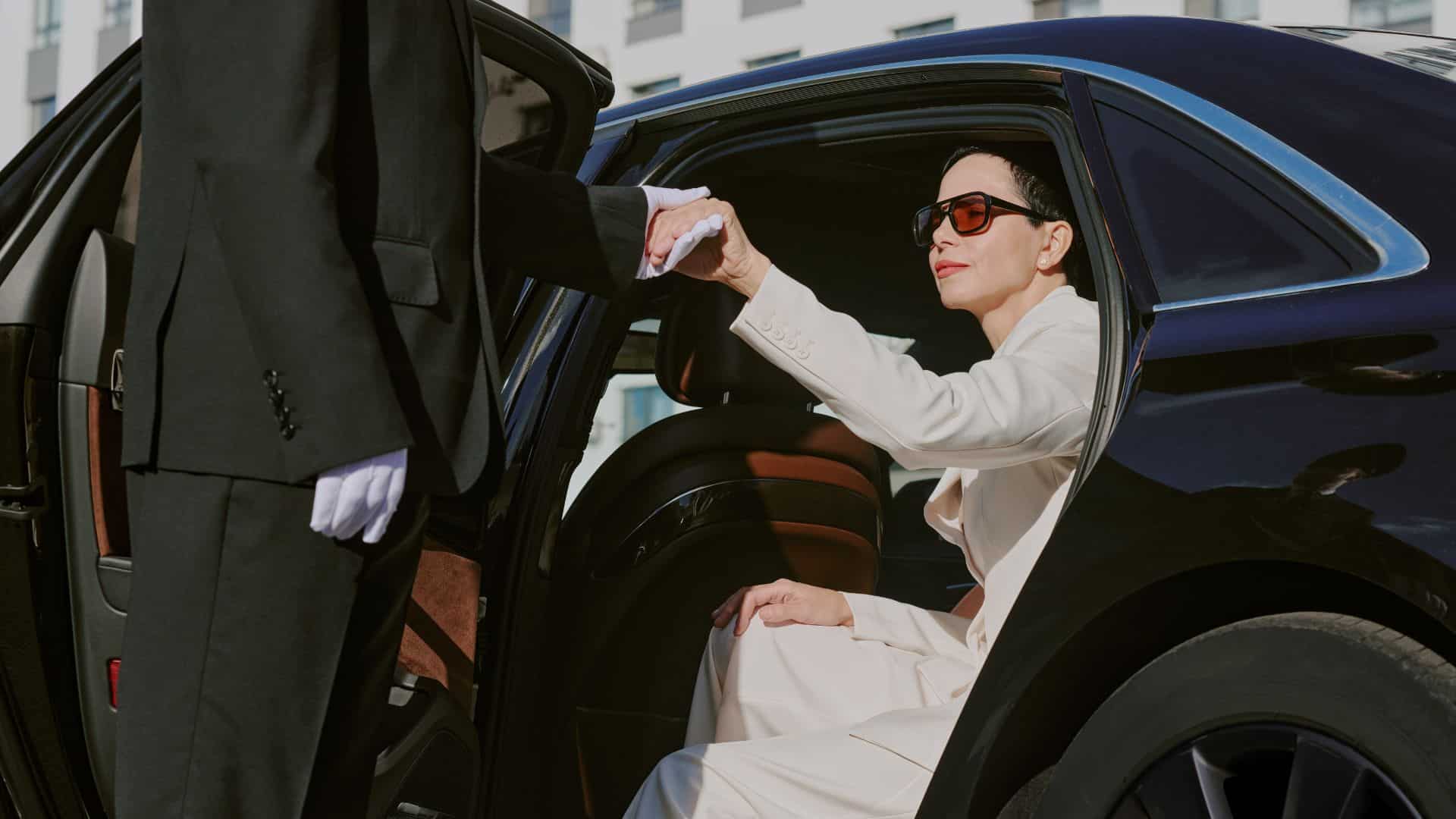 luxury-concierge-private-driver Private driver in Paris